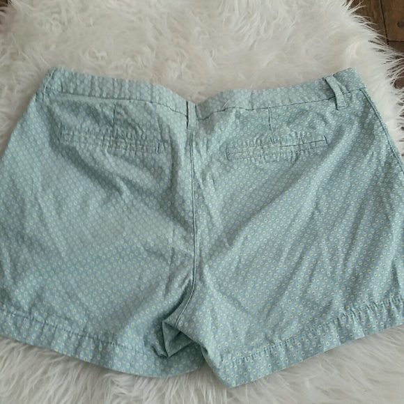 Old navy shorts - Picture 4 of 4